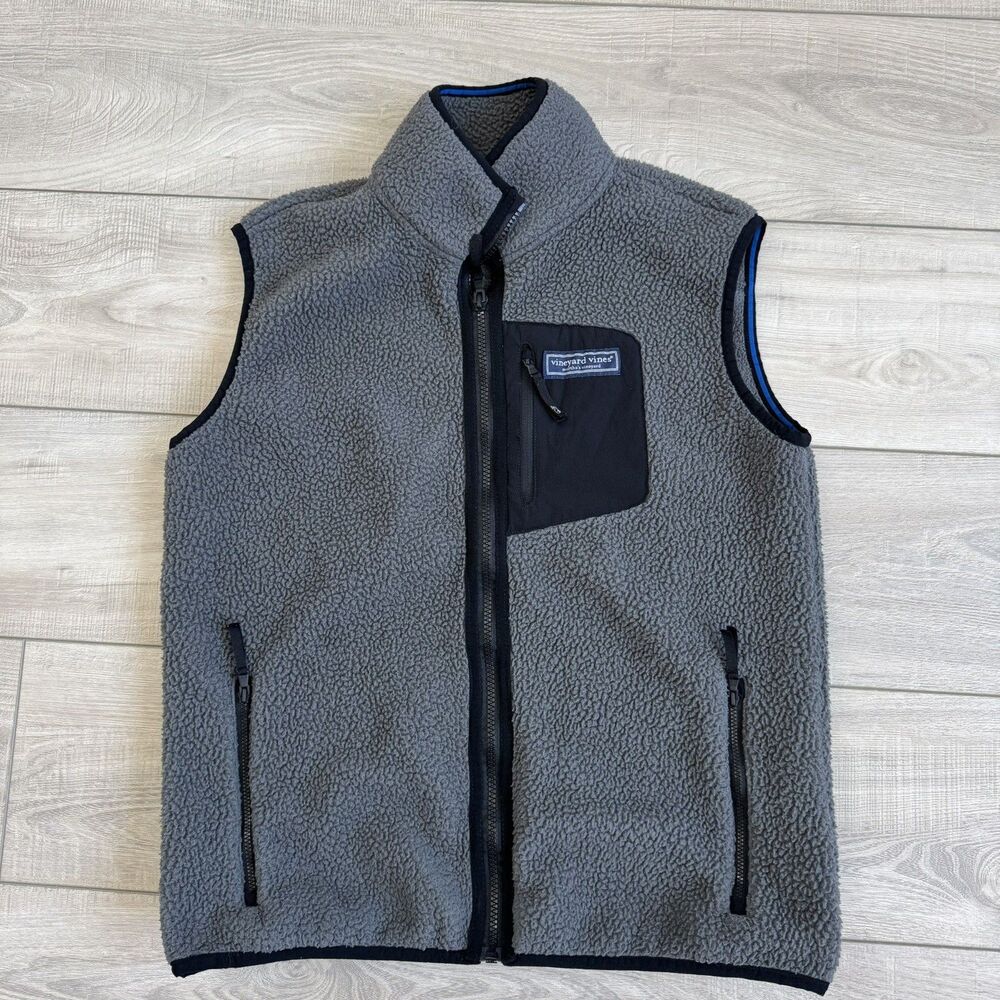 Vineyard Vines-Martha Vines Boys Sherpa Fleece Vest Size XL(18), Small for Women